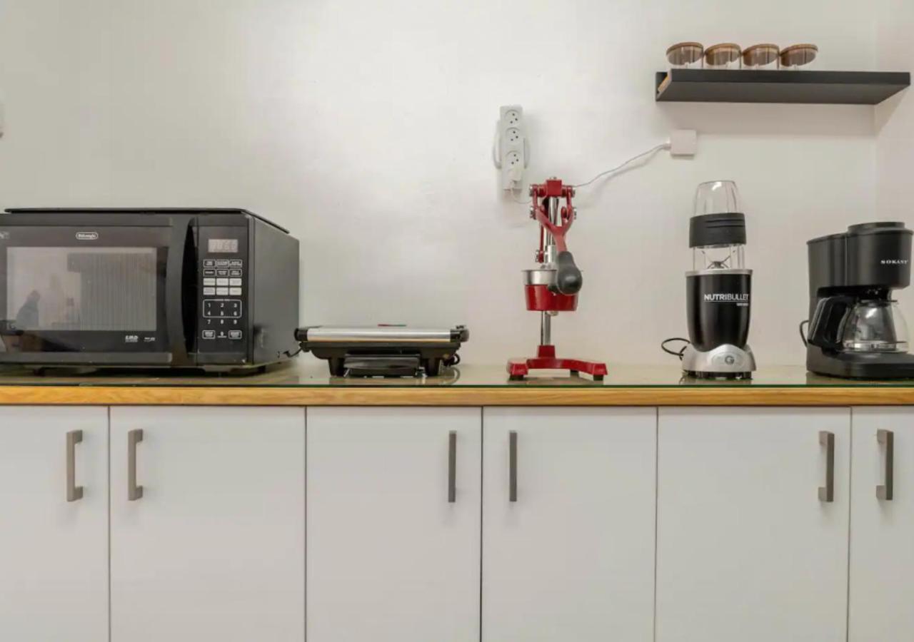 Central 1Br Oasis, Fast Fiber Wifi, Free Parking, Free Netflix With Shelter Χάιφα Εξωτερικό φωτογραφία